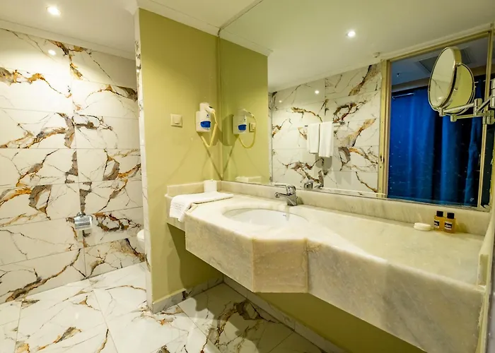 Grand Cortez Halal Family Hotel *