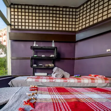 Grand Cortez Halal Family Hotel Konaklı