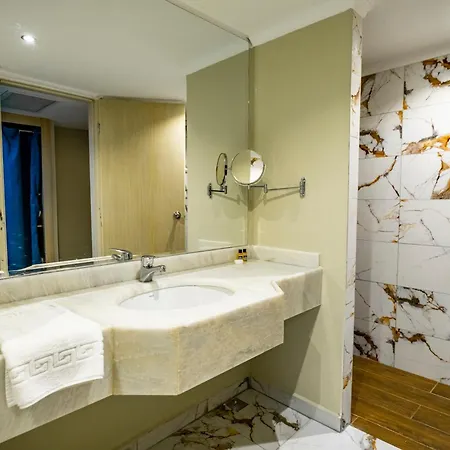 Grand Cortez Halal Family