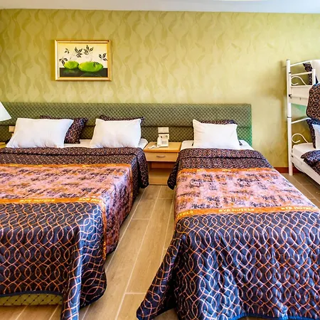 Grand Cortez Halal Family *