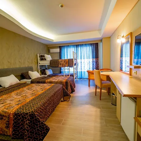 Hotel Grand Cortez Halal Family Konaklı