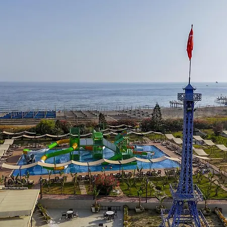 Hotel Grand Cortez Halal Family Konakli