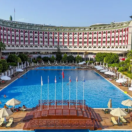 Grand Cortez Halal Family מלון *