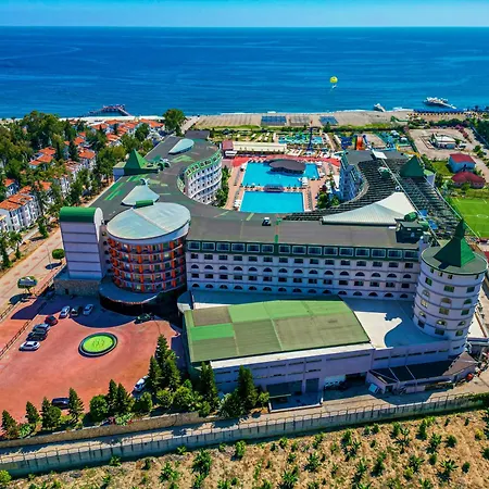 Grand Cortez Halal Family Konakli