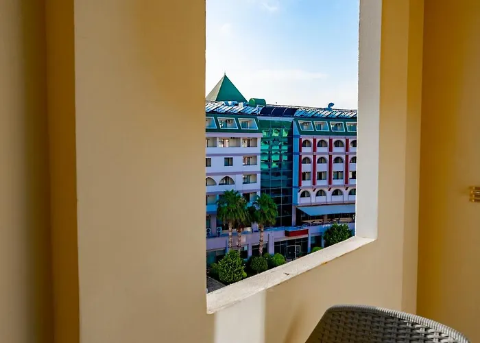 Grand Cortez Halal Family * קונאקלי