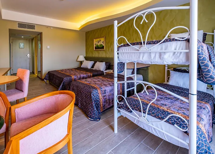 Hotel Grand Cortez Halal Family