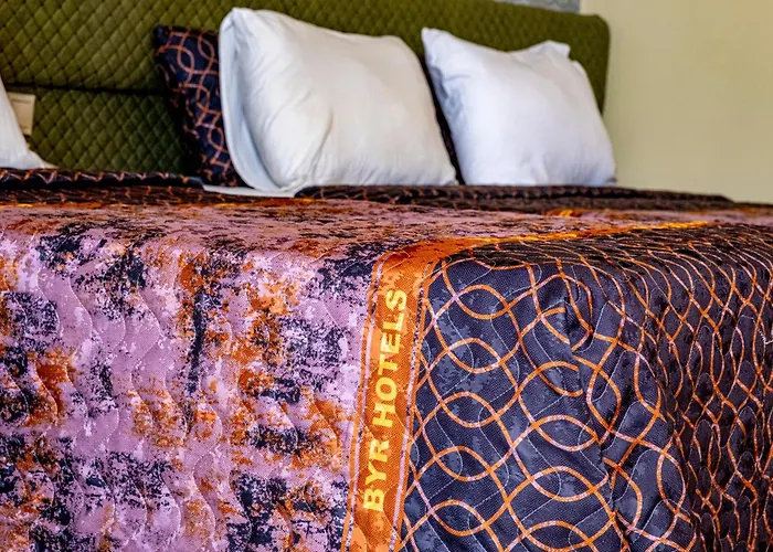 Grand Cortez Halal Family מלון *