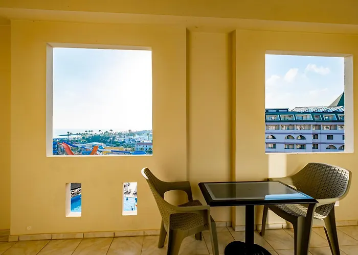 Grand Cortez Halal Family