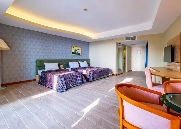 Grand Cortez Halal Family Hotel Konaklı