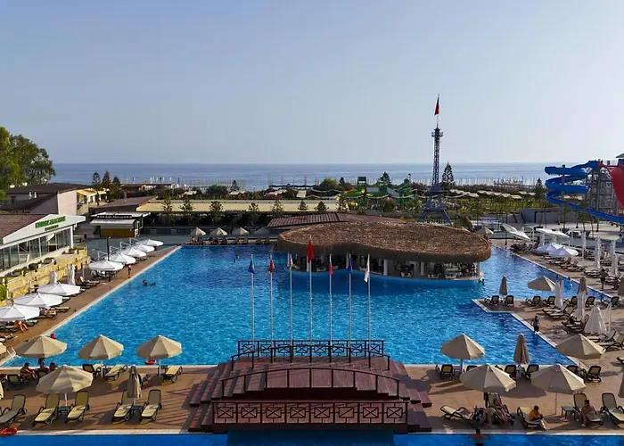 Grand Cortez Halal Family Konaklı