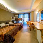 Hotel Grand Cortez Halal Family Konaklı